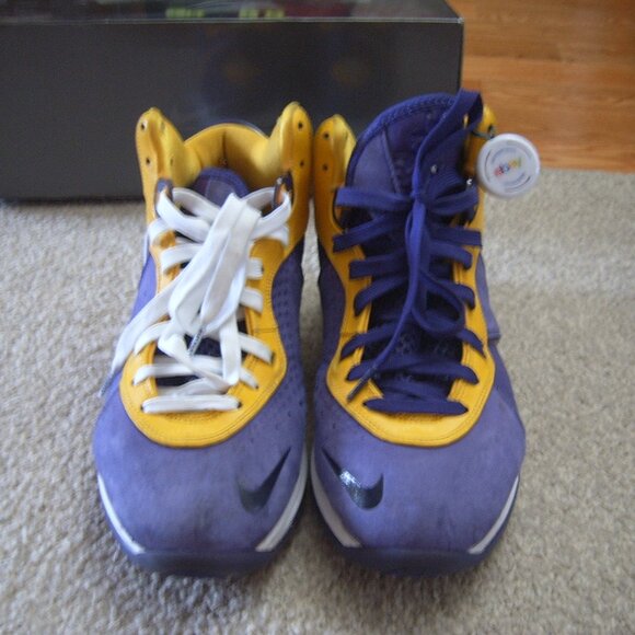 Size 10 - Nike LeBron 8 Lakers Men Basketball Sneakers/Shoes w/Box - Picture 2 of 7